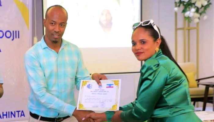 Mesmer Participant receiving recognition